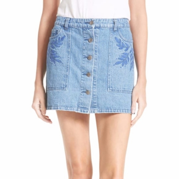 Rebecca Minkoff Rufus Embroidered Blue  Denim Mini Skirt Size 4 - Picture 1 of 6
